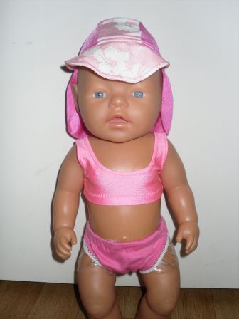 bikini/ondergoed setje met pet 43 cm