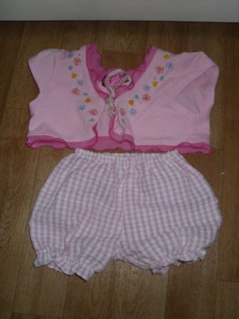 roze broekje en overslaghesje 55-60 cm