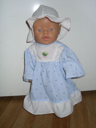 blauw/witte jurk met hoed 43-48 cm