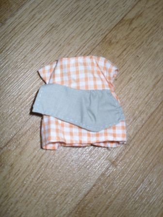 geruit jurkje met schort 11 cm