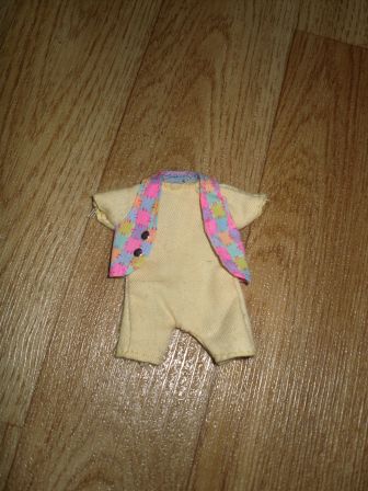 geel boxpakje met hesje 11 cm