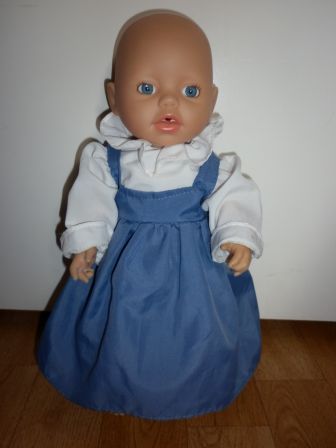 blauw met witte jurk 32 cm