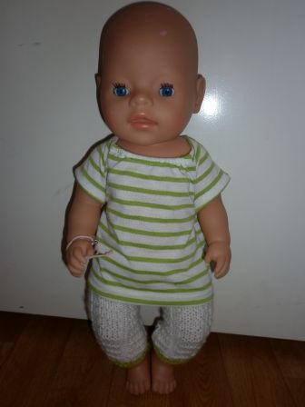 gebreide broek met groen/wit shirt 43 cm