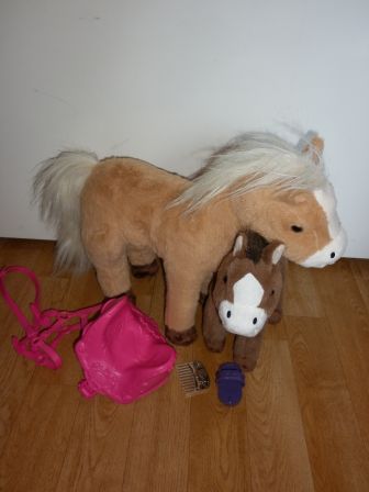 pony Sunny met veulen en toebehoren