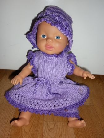 paarse jurk, broek en hoed 32 cm