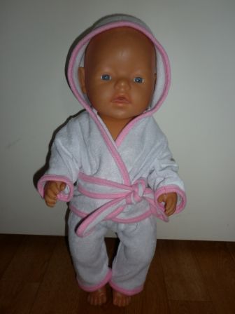 witte pyjama met roze bies 43 cm