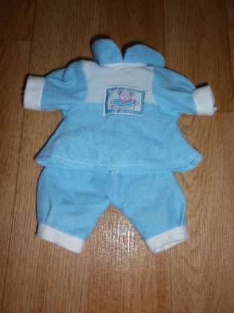 blauw/wit kledingsetje 27 cm