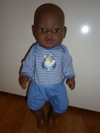 gestreept shirtje met blauwe korte broek 43 cm