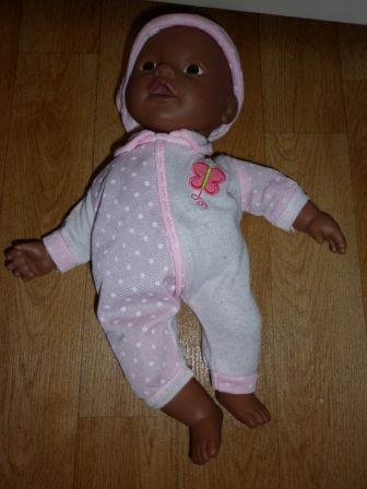 roze boxpakje met vlinder  en mutsje 30-32 cm