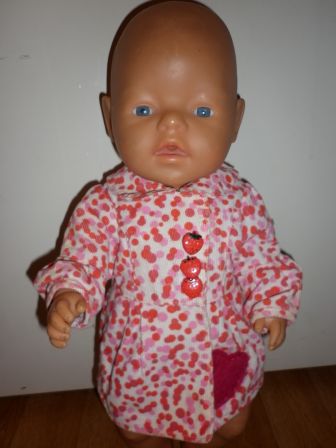 jas met rode stippen en aardbeiknopen 43 cm