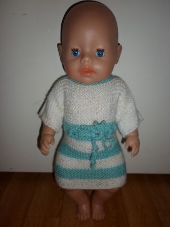 gehaakte jurk in lichtblauw/wit 43 cm