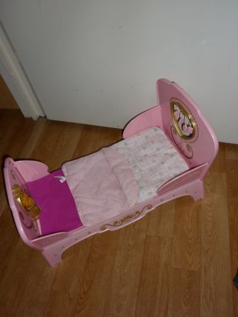 orgineel baby born poppenbedje met geluid