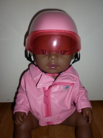 roze scooterjasje met helm 43 cm