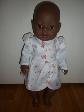 wit jurkje met bloemetjes 43 cm