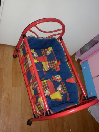 Knorr metalen poppenbed op wieltjes