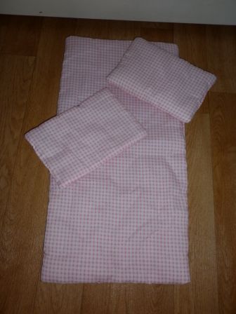 matrasje/dekentje met 2 kussentjes