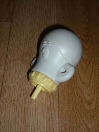 witte fles met gele tuit