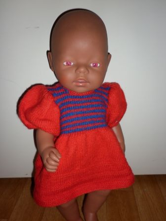 rode jurk met blauwe strepen 43 cm