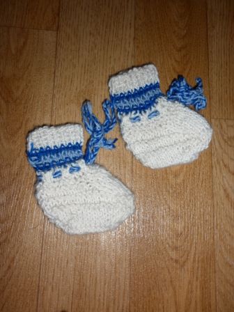 creme slofjes met blauwe bies 7 cm
