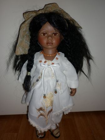 getinte porceleinen pop 55 cm