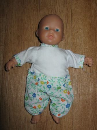 boxpakje in wit met gekleurde bloemetjes 20 cm