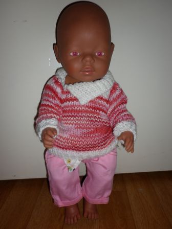 roze broek met gebreide trui 43 cm