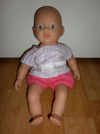 geruit shirtje met roze korte broek 32 cm