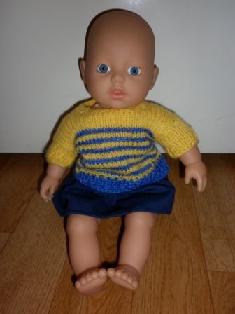 geel /blauw truitje met blauwe rok 32 cm