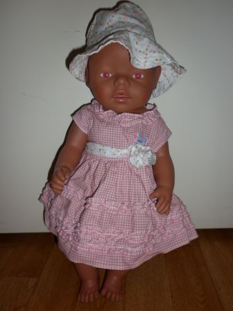 geruite jurk met hoed 43 cm