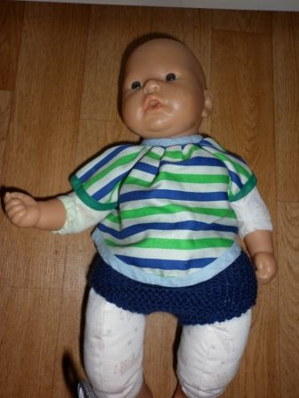 gestreept shirtje met onderbroek 32-36 cm