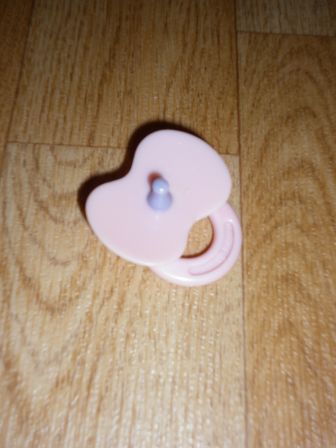 roze/paars speentje met klein puntje