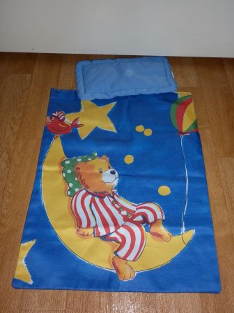 lakentje met beer en kussen