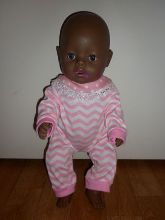 roze/wit pakje met zigzags en stippen 43 cm