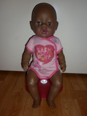 bruine interactieve baby born 43 cm pop met romper en po