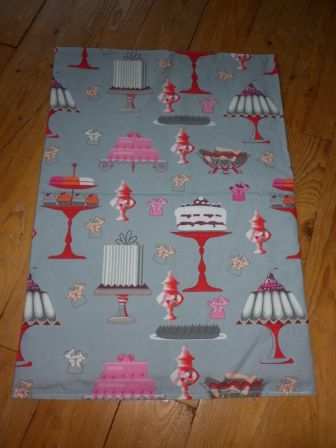 lakentje/dekbedje met taarten