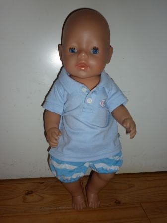 gestreepte korte broek met blauwe polo 43 cm