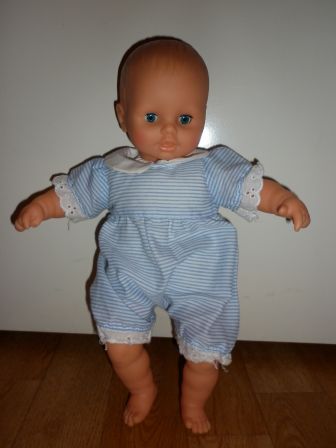 babypopje 33 cm met slaapoogjes