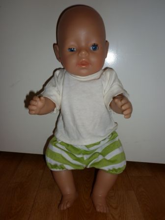 groen-creme gestreept broekje met creme shirt 43 cm