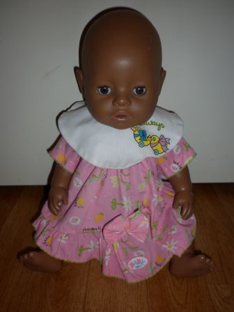 roze jurk met kraag, 43 cm