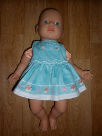 baby born 32 cm met blauw jurkje