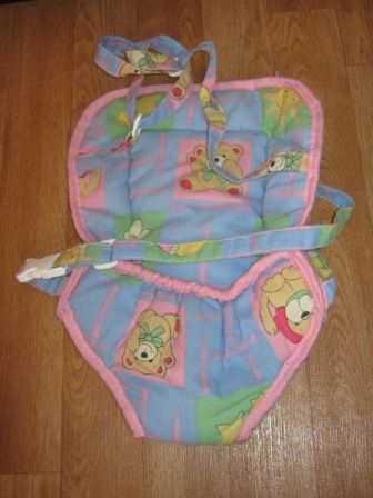 lichtblauwe buikdraagzak met beren