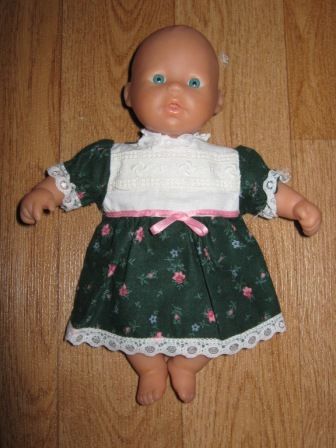 jurkje met kanten biesjes 20 cm