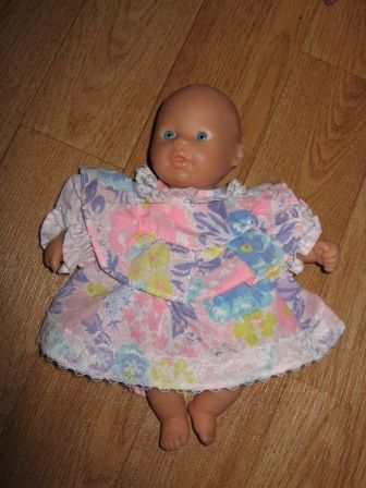 gekleurd jurkje 20 cm