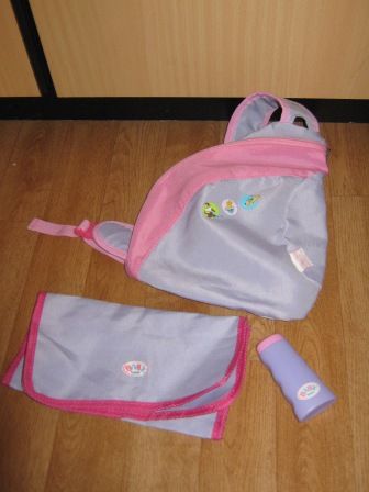 luier-schoudertas met inhoud 3