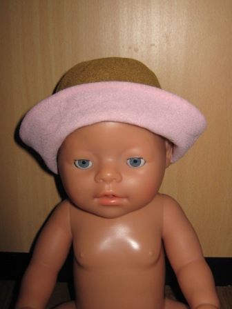 groen/bruin met roze hoedje 43-46 cm