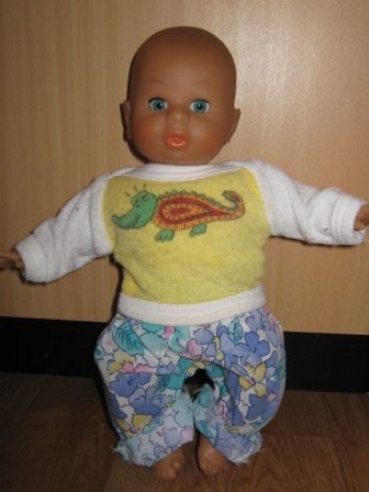 truitje met krokodil en bloemetjesbroek 27 cm