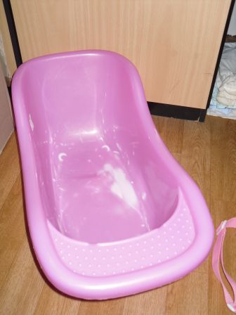 groot roze poppenbad