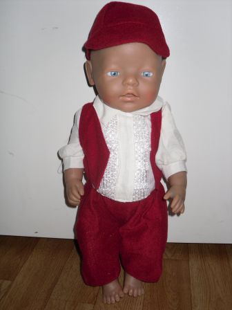 rood/witte jongensoutfit 43 cm