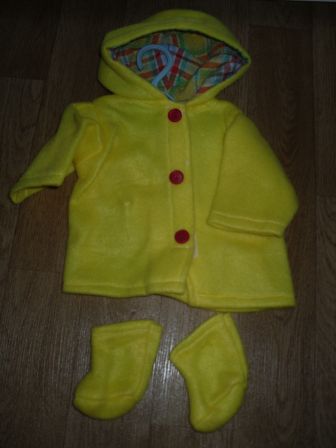 felgeel fleece-jasje met slofjes 43 cm, nieuw!