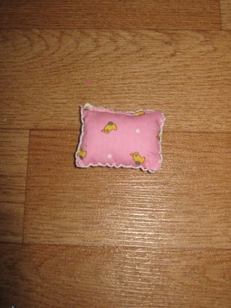 kussentje (mini baby born)